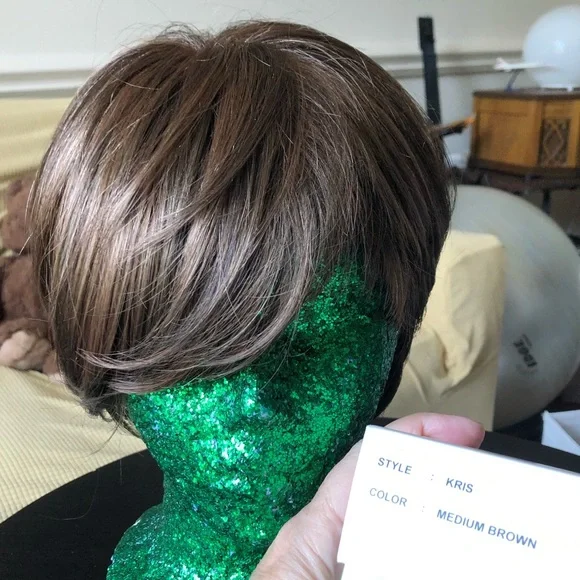 Envy Wig - Kris - med brown - synthetic wig - Picture 4 of 8